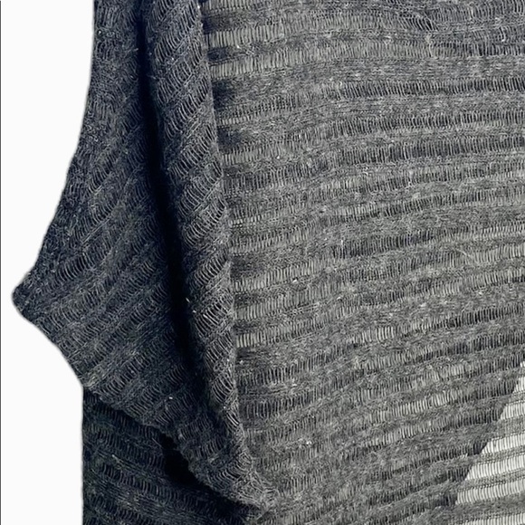 Decree Juniors Semi-Sheer Top Shirt M Gray Open Shoulders Bare Midriff - Picture 3 of 8